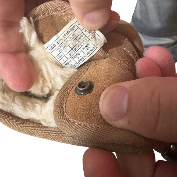 Ugg Jona Toddler Girls Suede Snap Boot - Picture 6 of 6